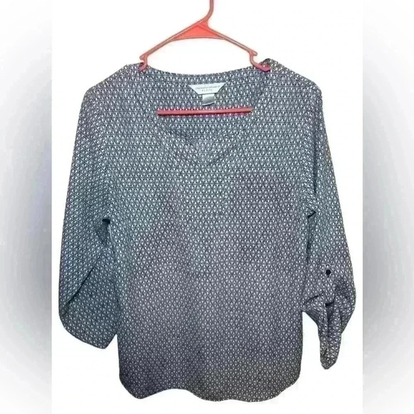 Christopher & Banks Petites Geometric Top Size Medium Notched Collar - Picture 5 of 8